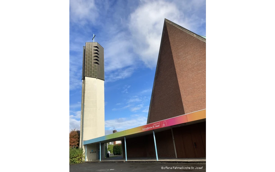 Außenansicht der offenen Fahrradkirche St. Josef in Fröndenberg