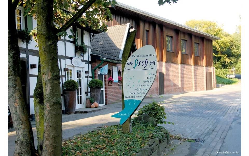 Außenbereich des Fischhofs Baumüller in Wickede (Ruhr)