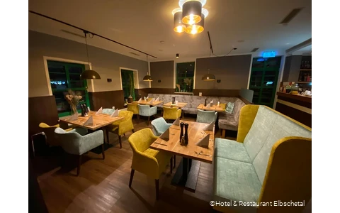 Gastraum im Hotel & Restaurant Elbschetal in Wetter