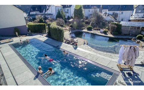 Pool des Flair-Hotels Nieder in Bestwig