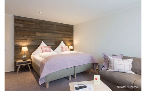 Raum einer Ferienwohnung im Hotel Nuhnetal in Winterberg