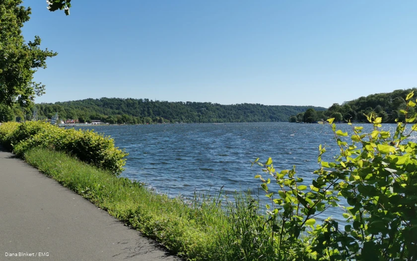 Baldeneysee Promenade am Wehr