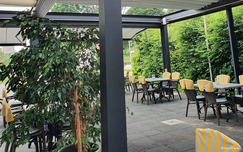 Überdachte Terrasse im Haus Oveney in Bochum