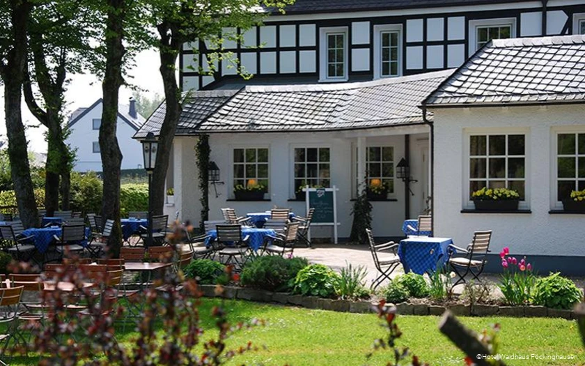 Außenansicht des Hotels Waldhaus Föckinghausen in Bestwig
