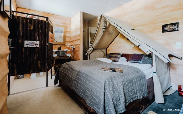 Themenzimmer "Harley Campsite" im Road Stop Dortmund