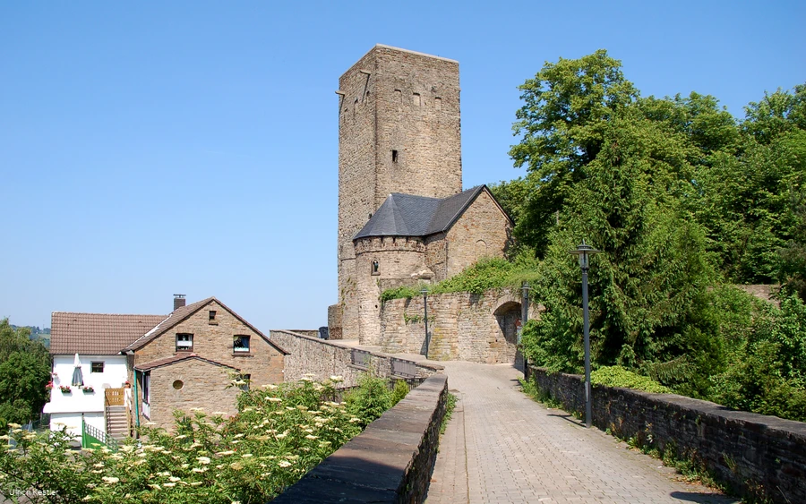burg-blankenstein2.jpg