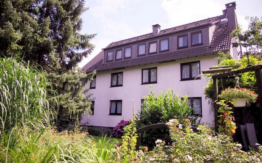 Außenansicht des Hotels zur Flora in Essen