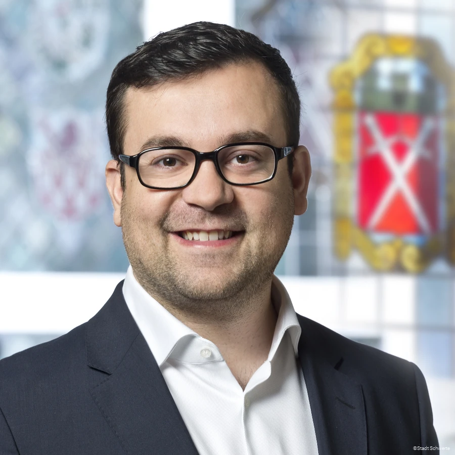 Schwertes B&uuml;rgermeister Dimitrios Axourgos