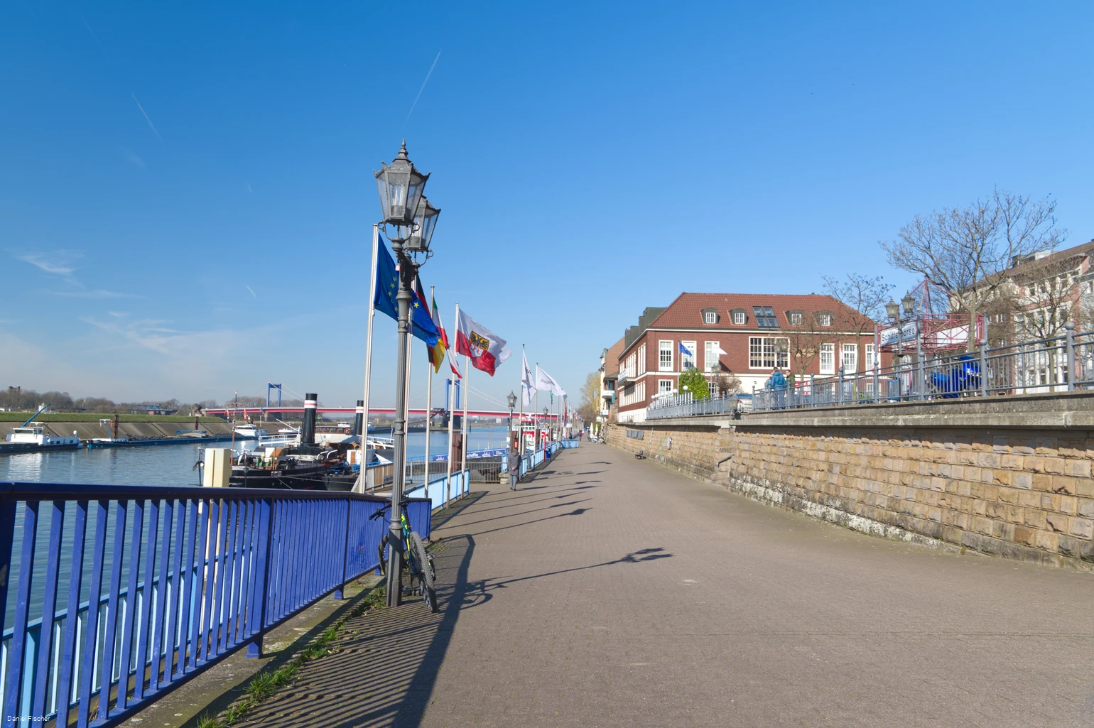 Leinpfad mit Schifferbörse, Duisburg